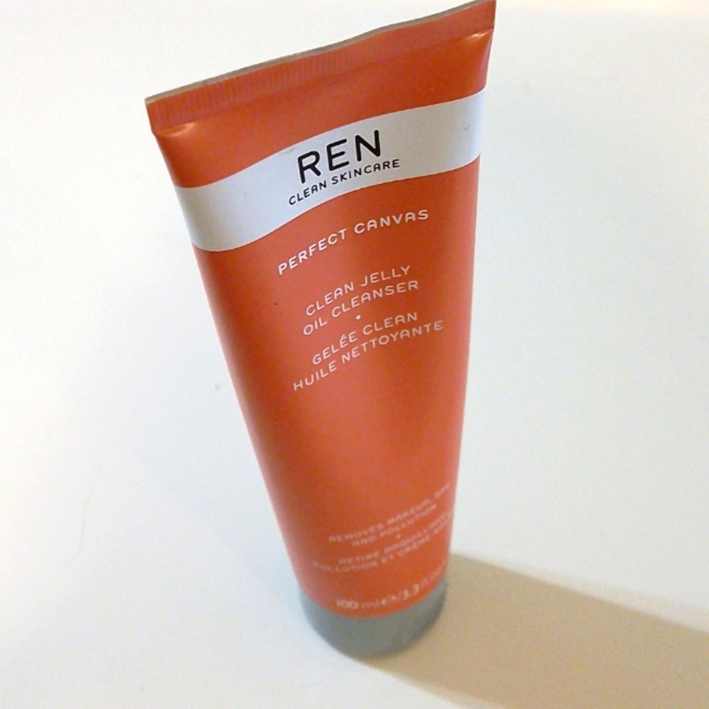 REN Perfect Canvas Clean Jelly Oil Cleanser